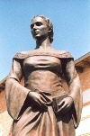 Beatriz Galindo Statue 100